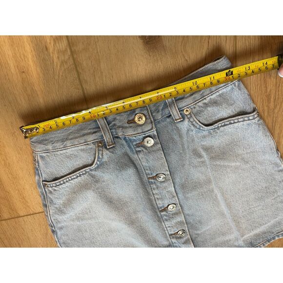 ASOS Light Wash Denim Button-Front Mini Skirt – Size US 4 NWOT - Picture 4 of 5